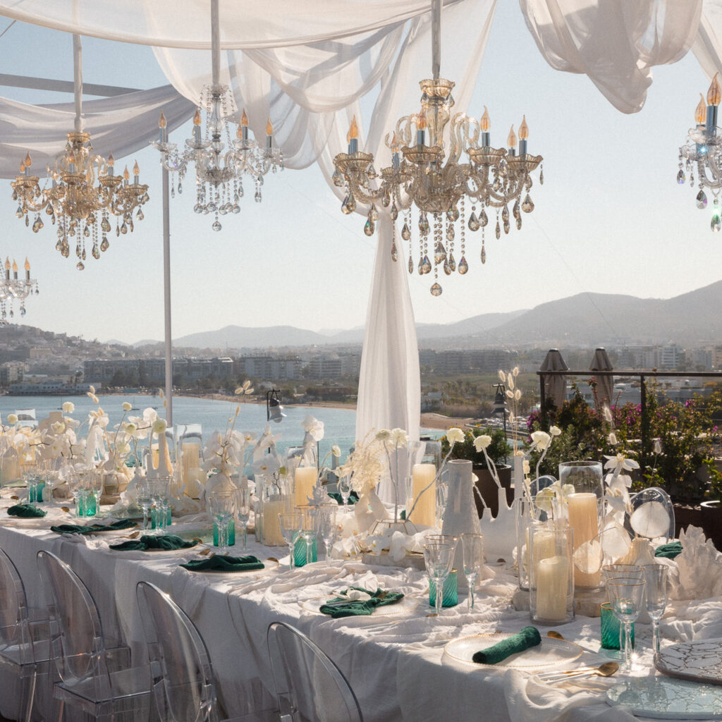 Mesa nupcial con vistas al mar