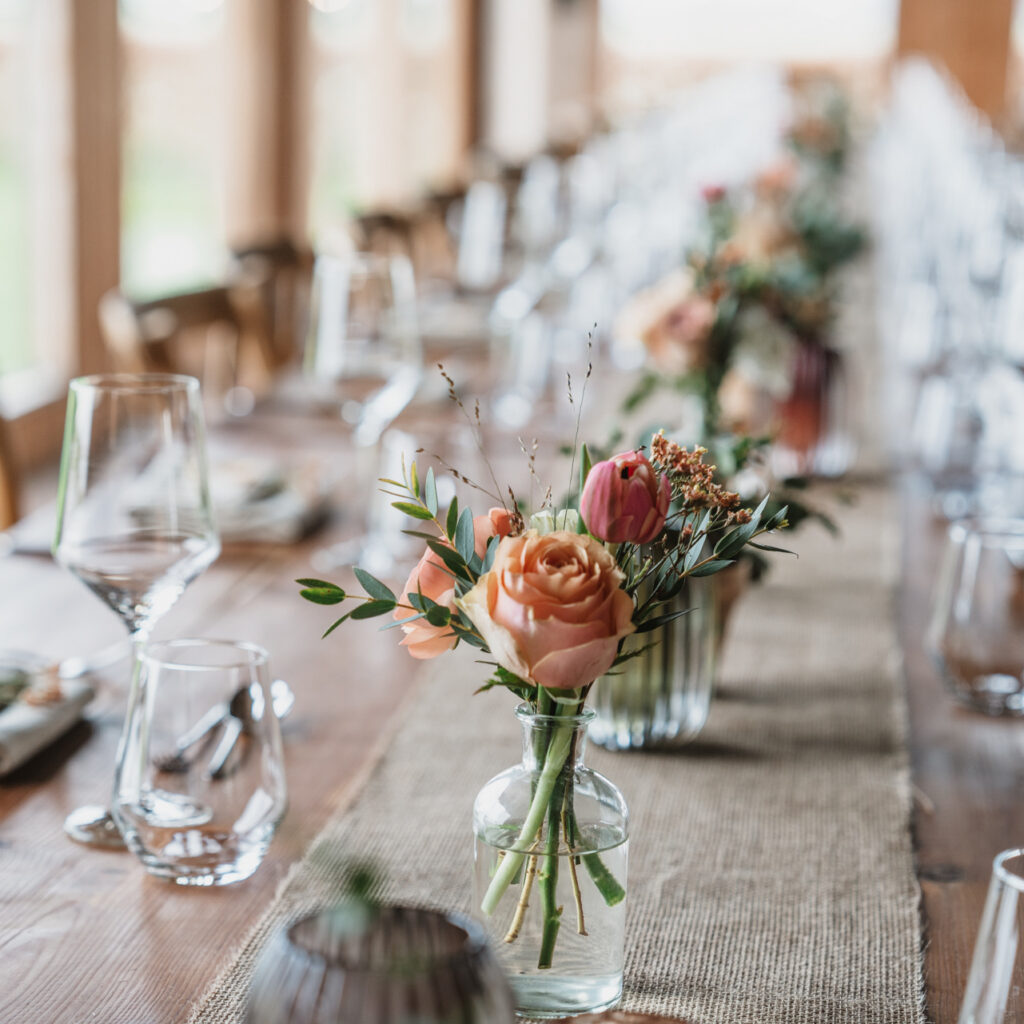 Mesa con flores